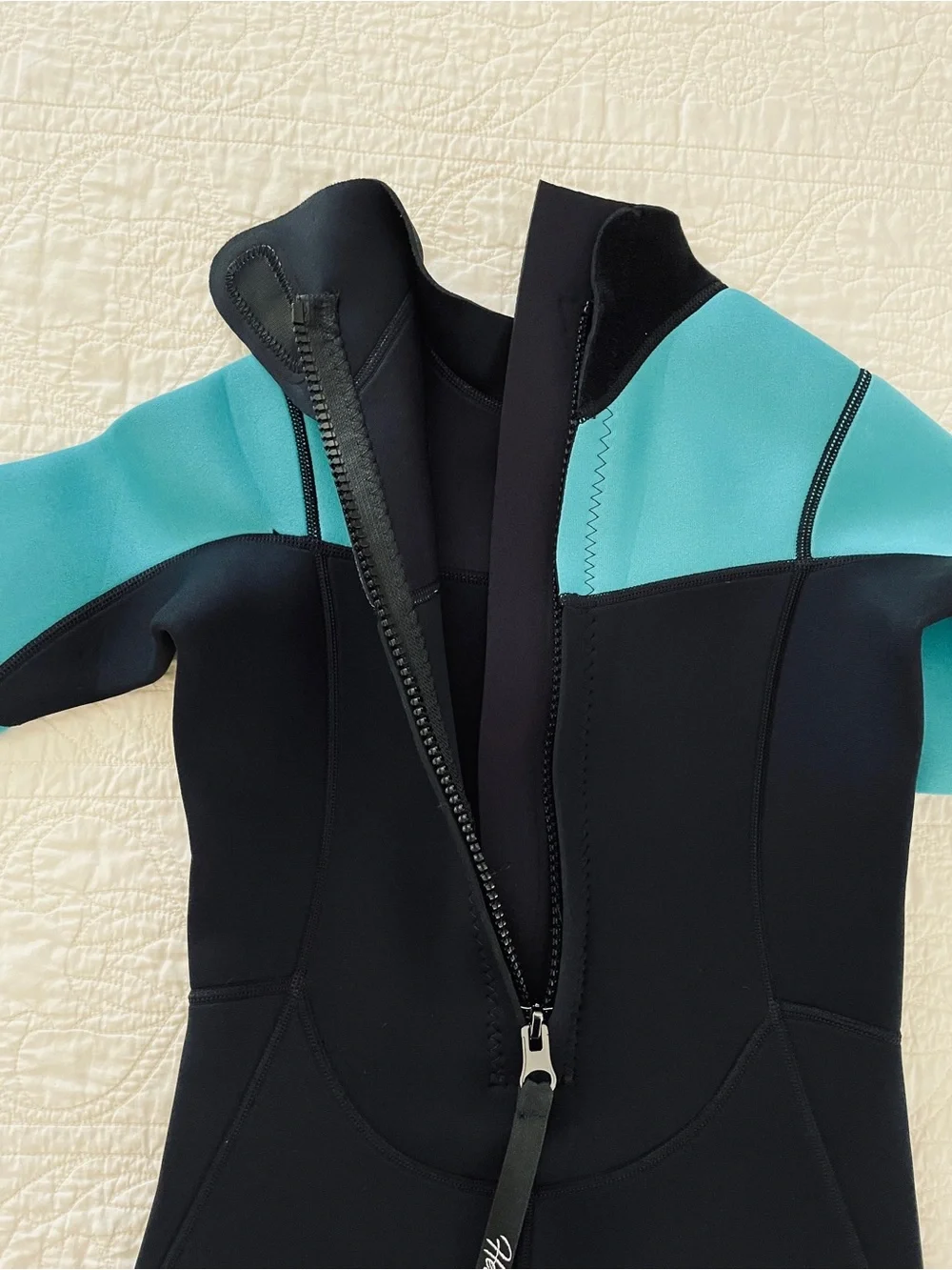 Herto Coral 1 Full Body Wetsuit Neoprene Youth Size 12 Black & Turquoise